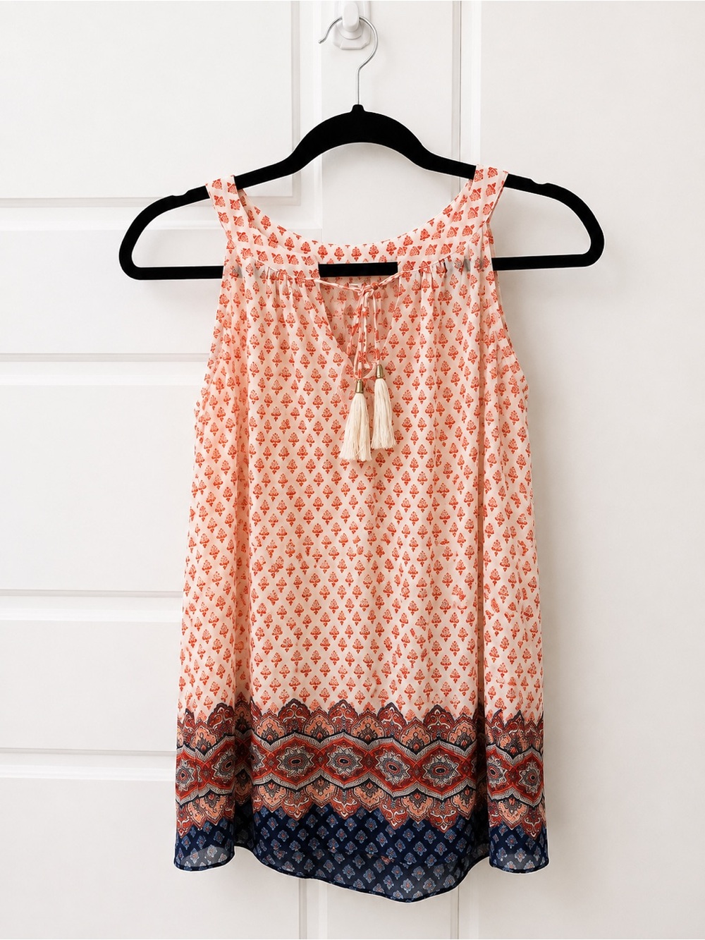 Rose + Olive Boho Tassel Border Print Sleeveless Blouse Medium